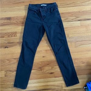 Black Levi Shaping Skinny Jean 311